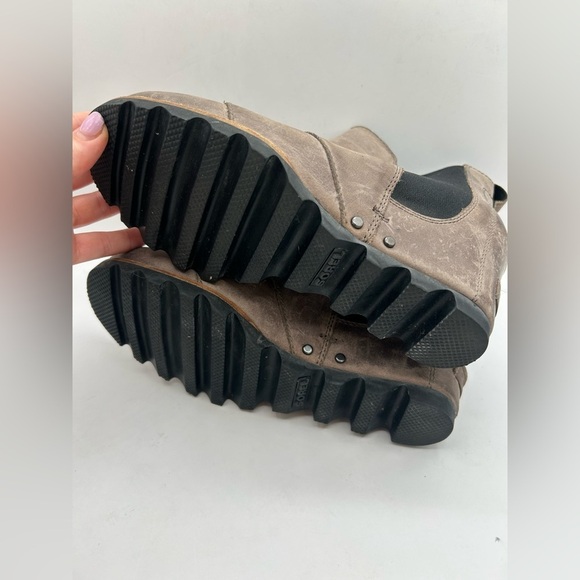 Sorel Lea Ankle Boots Wedge Heels Leather Pull On Gray Women's Size 7 US booties - Picture 7 of 9